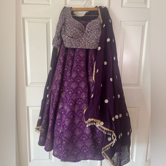 Heavy designer lehenga set - Picture 9 of 15